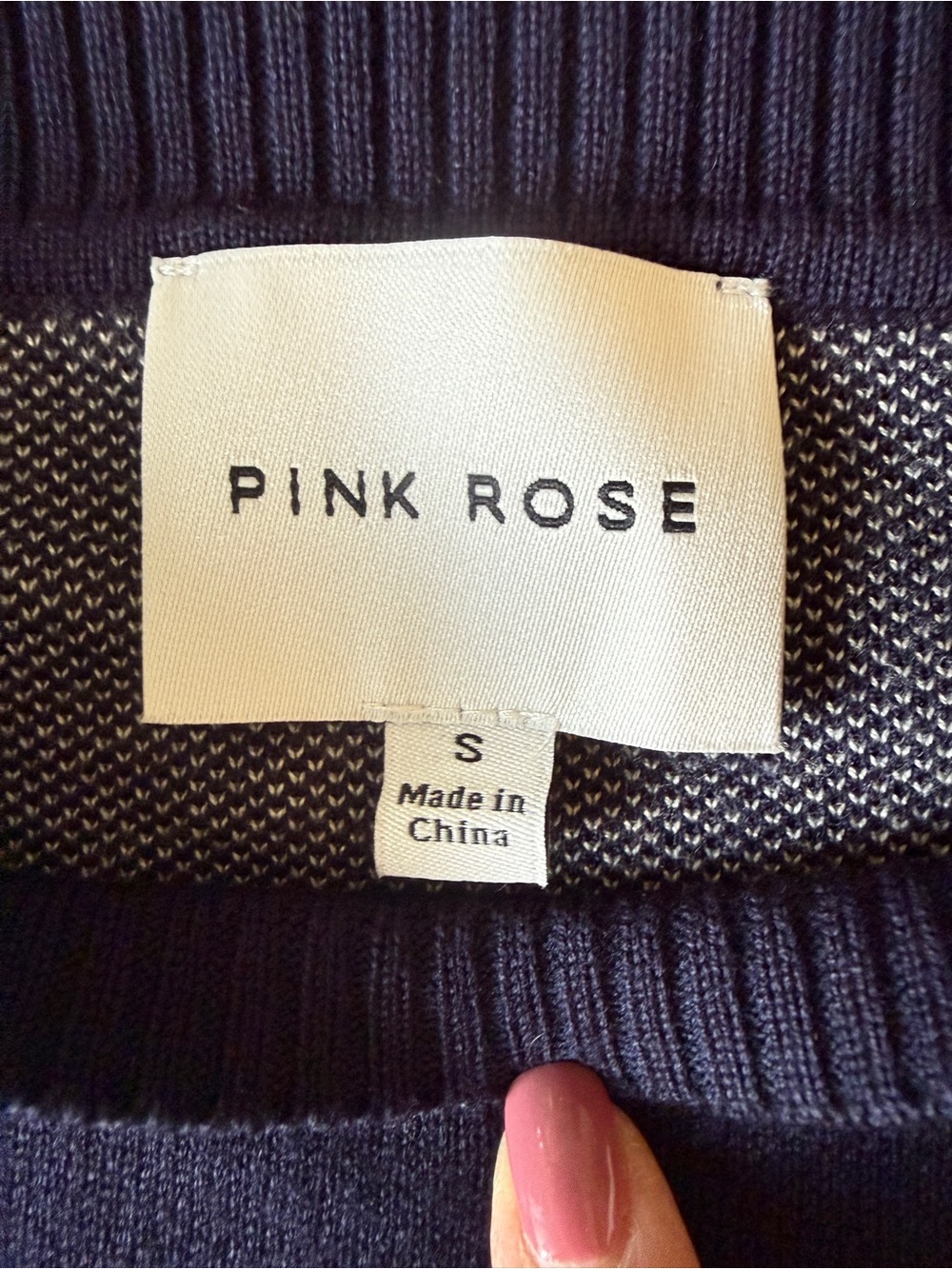 Woman’s Navy Oversized LONDON Sweater size Small - Picture 3 of 9